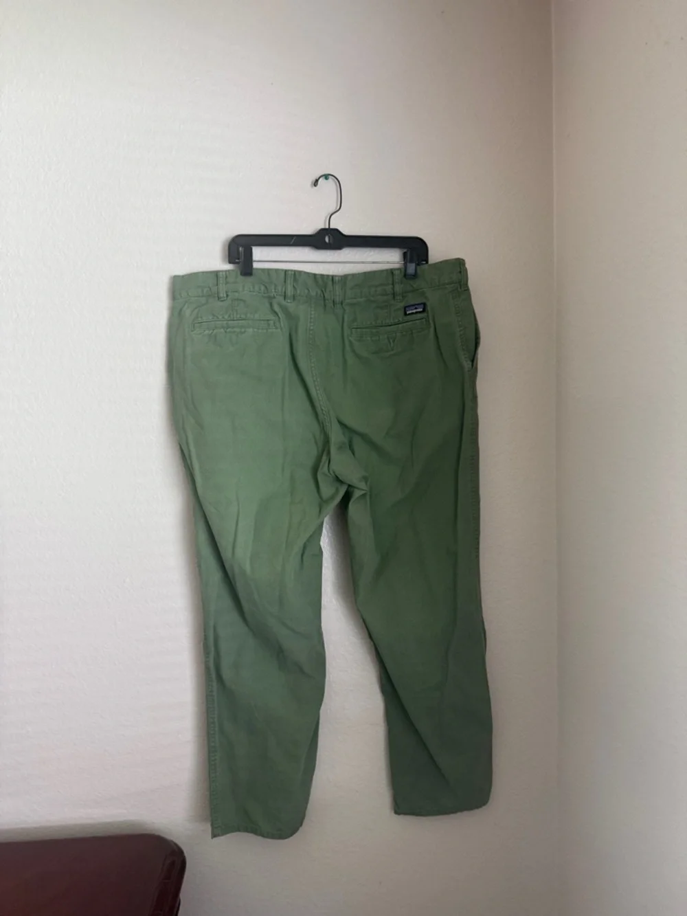 Patagonia Men's organic cotton Green workhorse canvas Chino Pants 40x 28 Short